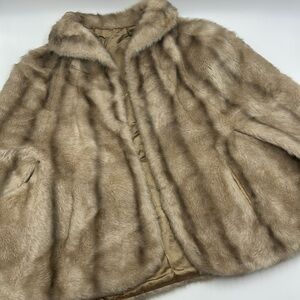 Vintage Women Faux Fur Capelet by Glenoit - Tally-ho Fabric